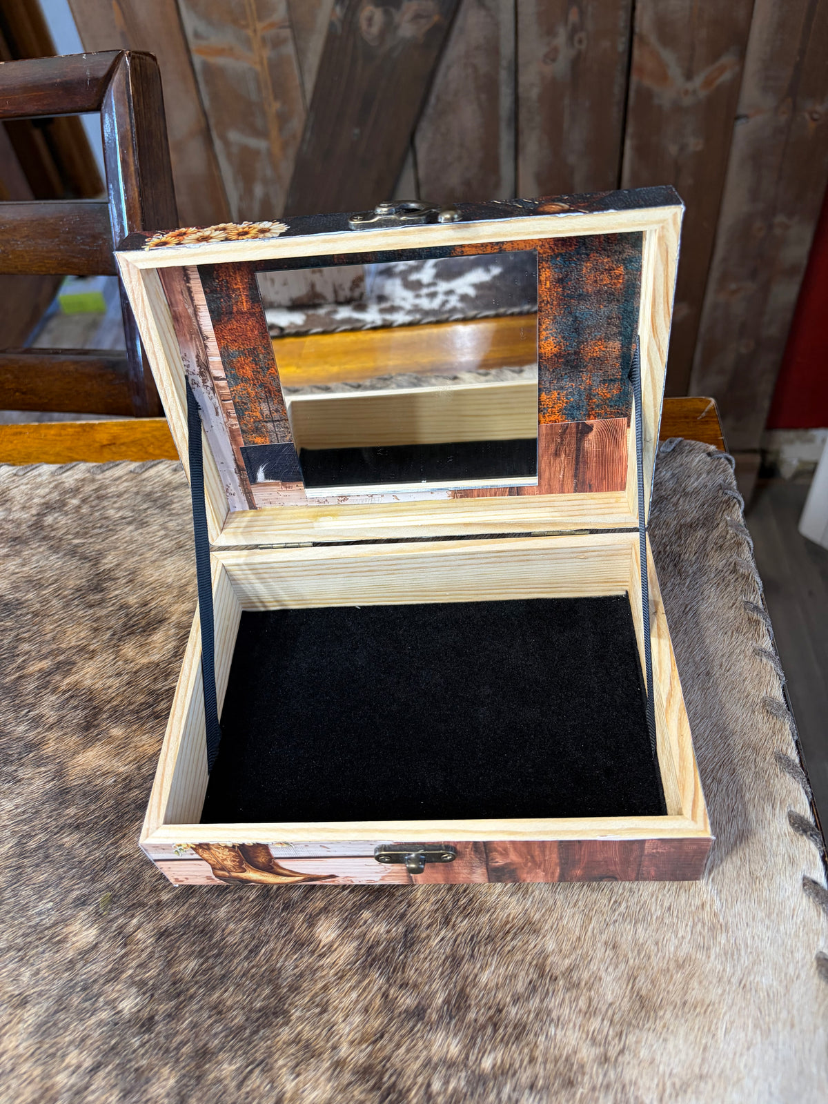 The Wyoming Jewelry/Keepsake Box