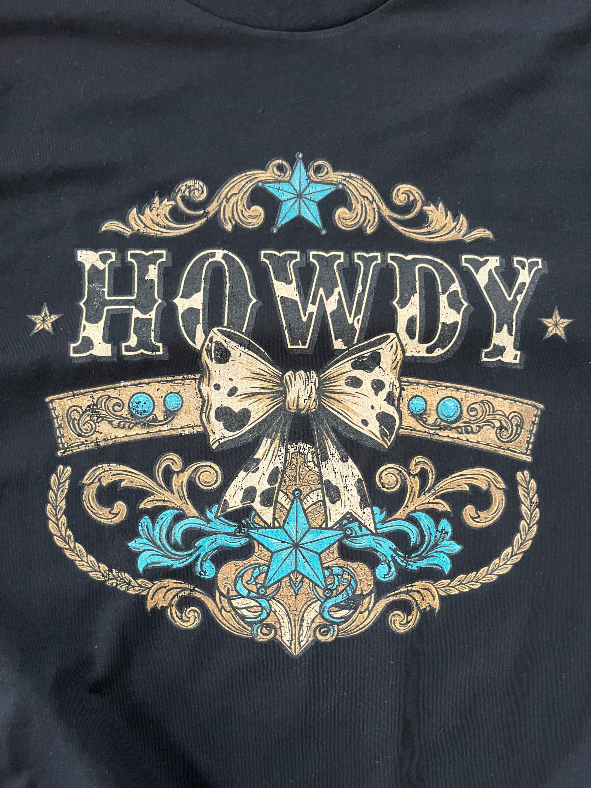 Howdy Tee - The Diamond Spur Boutique
