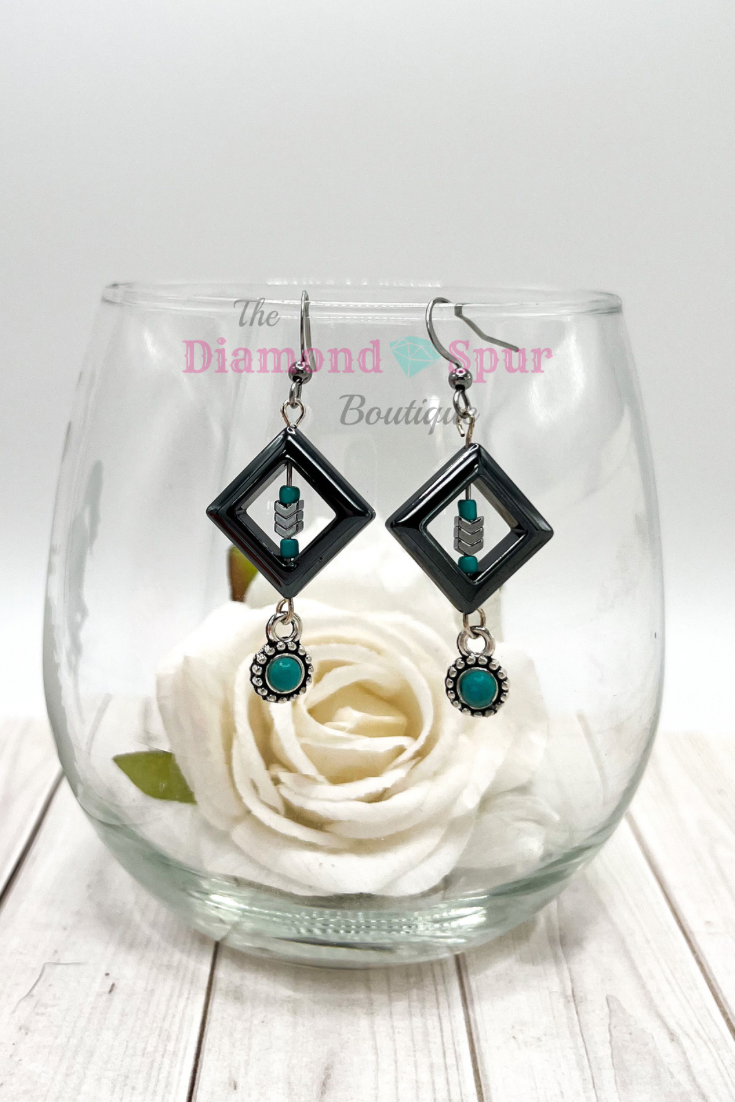 Turquoise Detail Diamond-Shaped Earrings